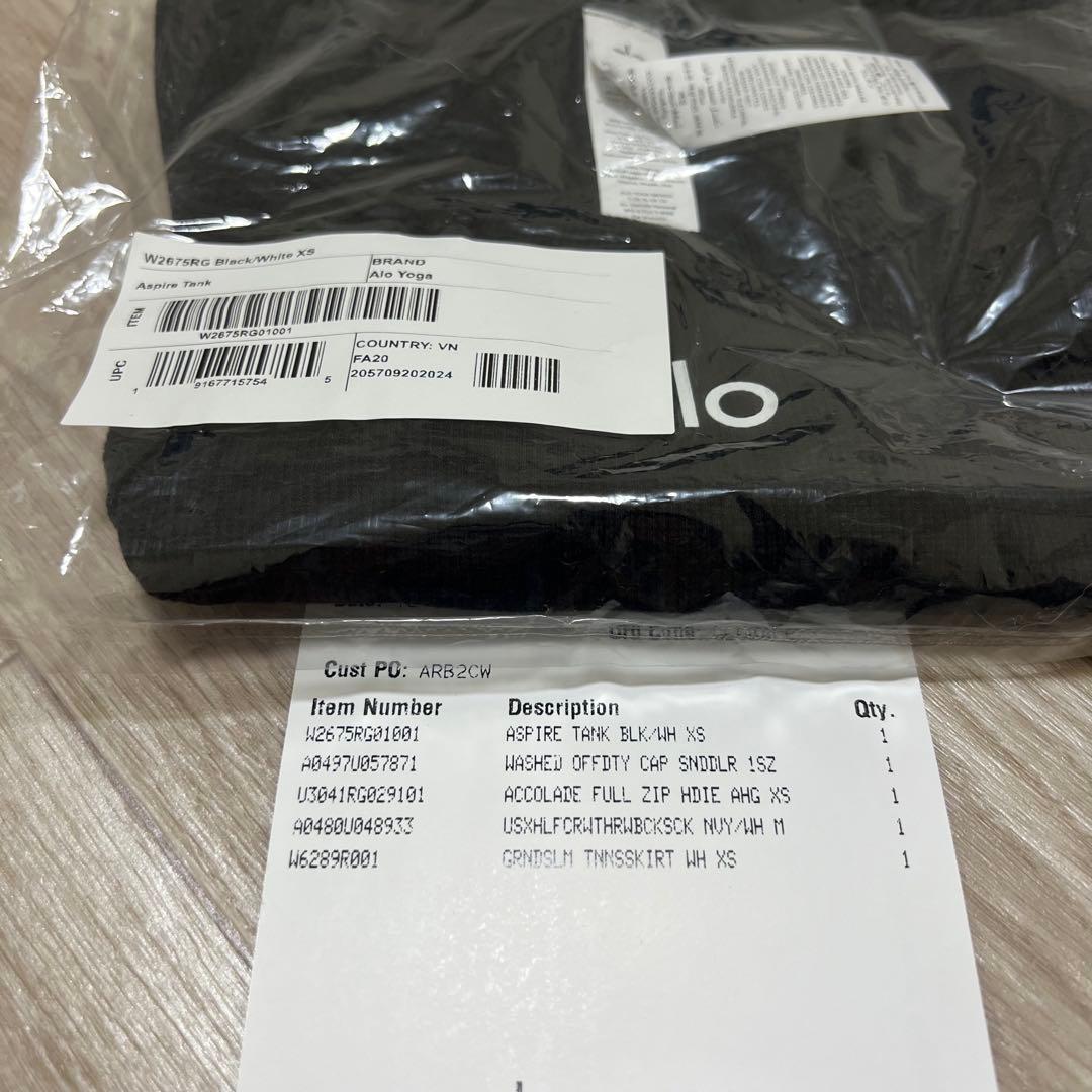 Alo yoga タンクトップ　Aspire Tank 黒　black