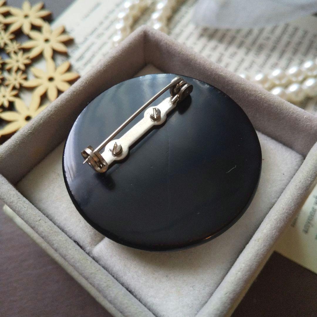 伝統工芸 輪島塗 漆工芸 金蒔絵 蝶々 ラウンド ブローチ 帯留め