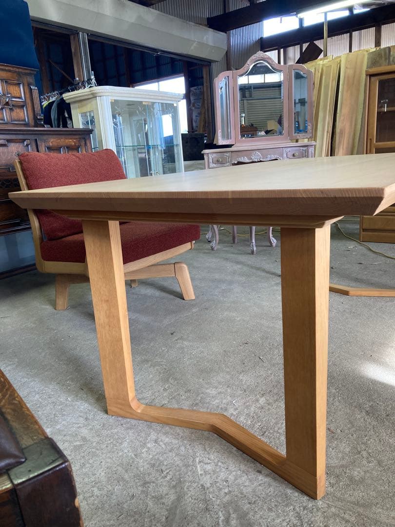 カリモクダイニングテーブル　DU5660 HE