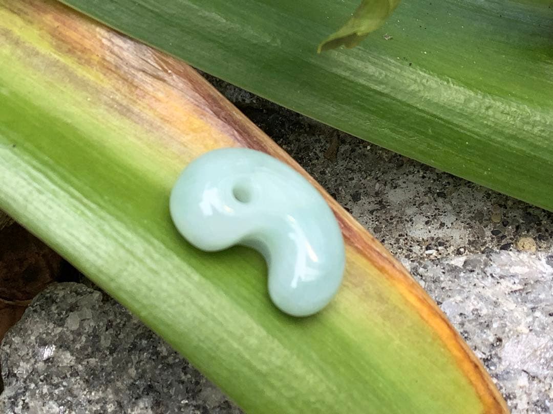 ✳本物の守護石をお身近に‼️ 出雲型糸魚川翡翠勾玉50