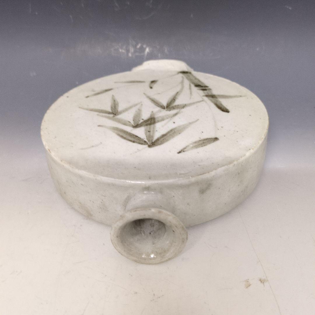 李朝白磁鉄絵竹文扁瓶 李朝時代 - メルカリ