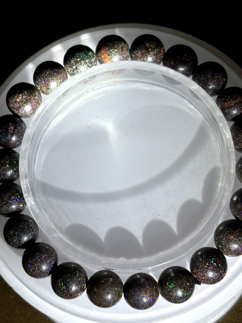 ハイグレード！！ブラックマトリックスオパールブレス約8.6㎜（新品）虹色遊色