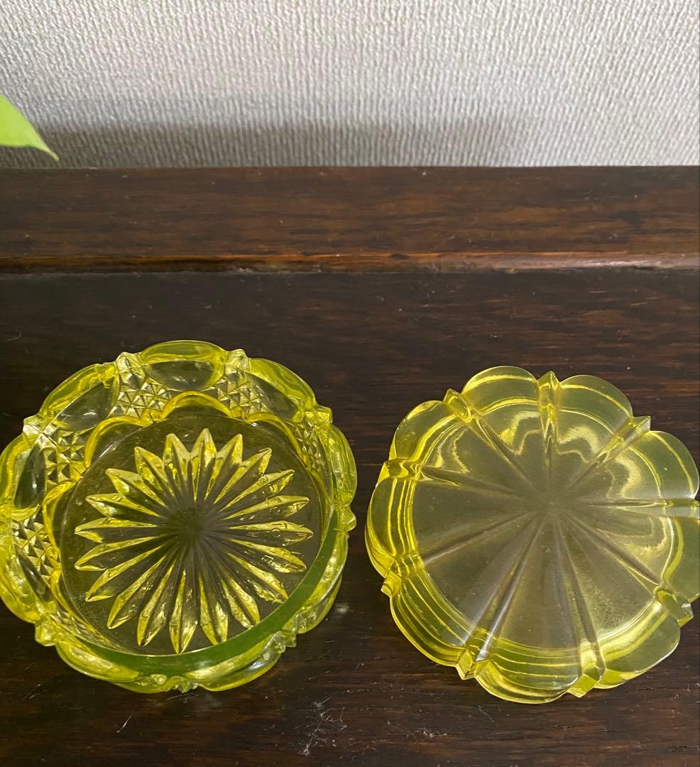 ベルギー ヴァルサンランベール ウランガラス 小物入れ