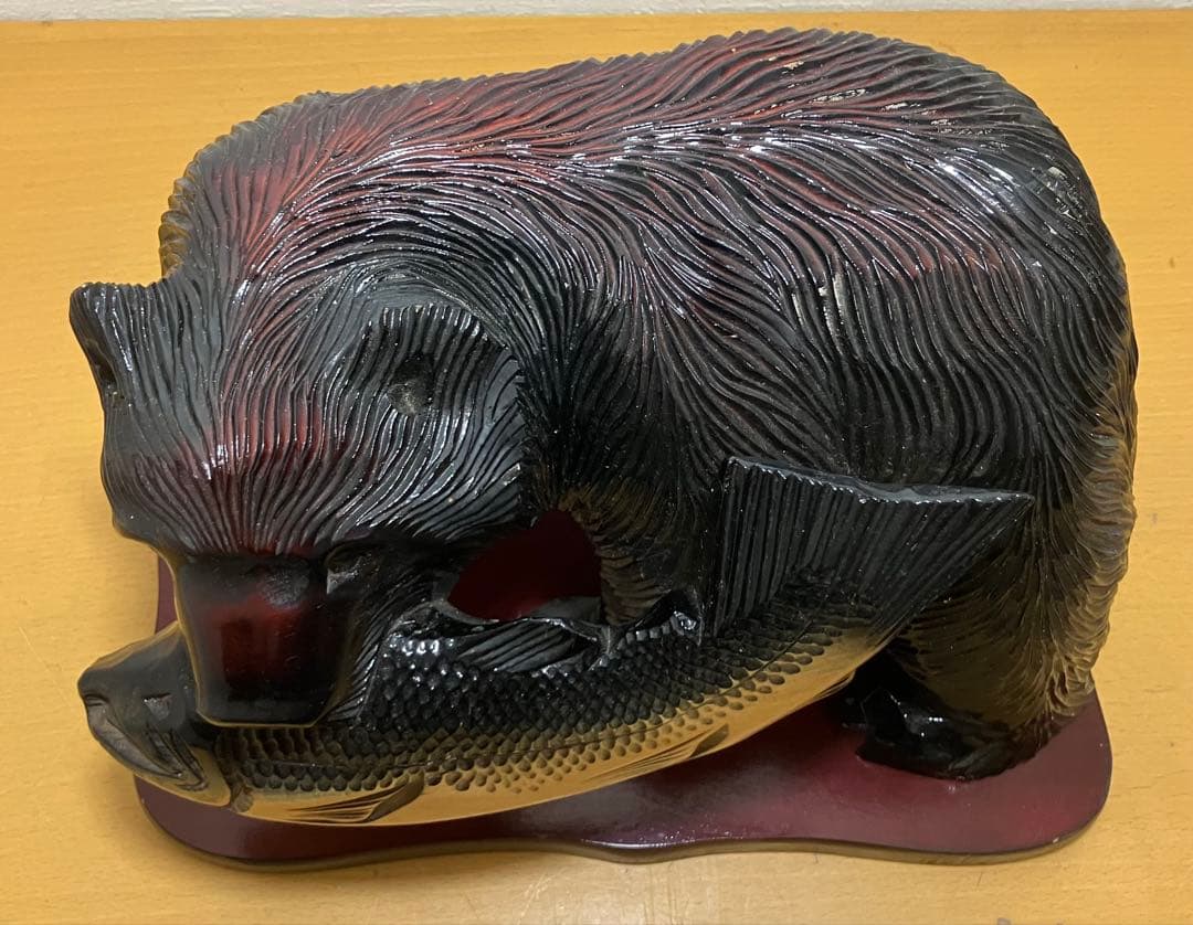 工芸品/熊/置物】木彫り 木彫 彫刻 縁起物 インテリア 台座付き