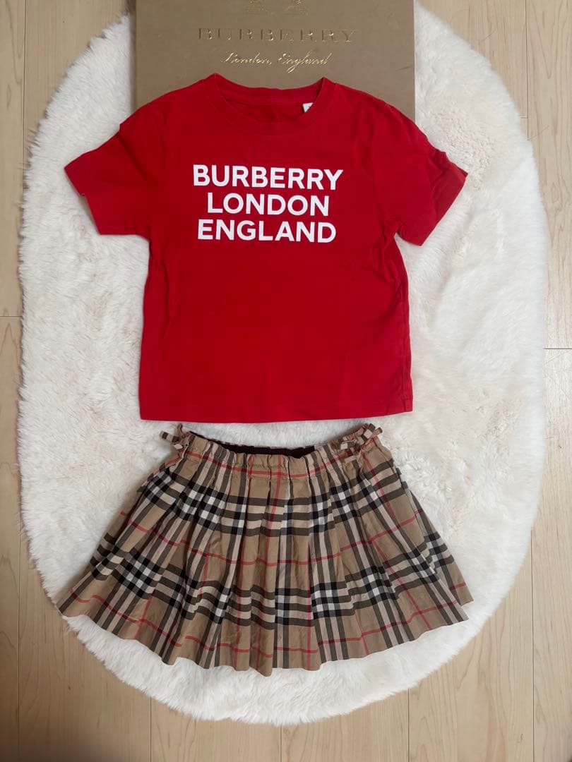 良品　BURBERRY バーバリー　現行タグ　プリーツスカート Tシャツセット