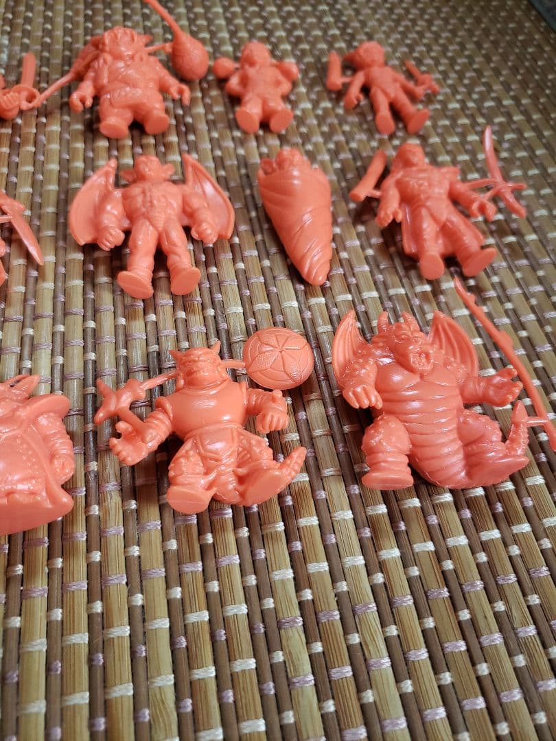 ドラゴンクエスト消しゴムアベル伝説パート1橙　新品未切り　ファミコン　キン消し