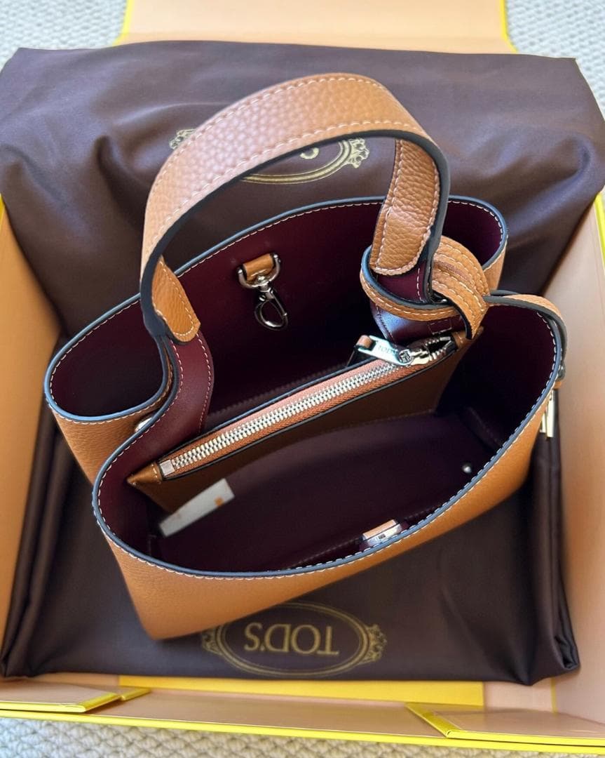 極美品！ブラウン レザー ショルダーバッグ