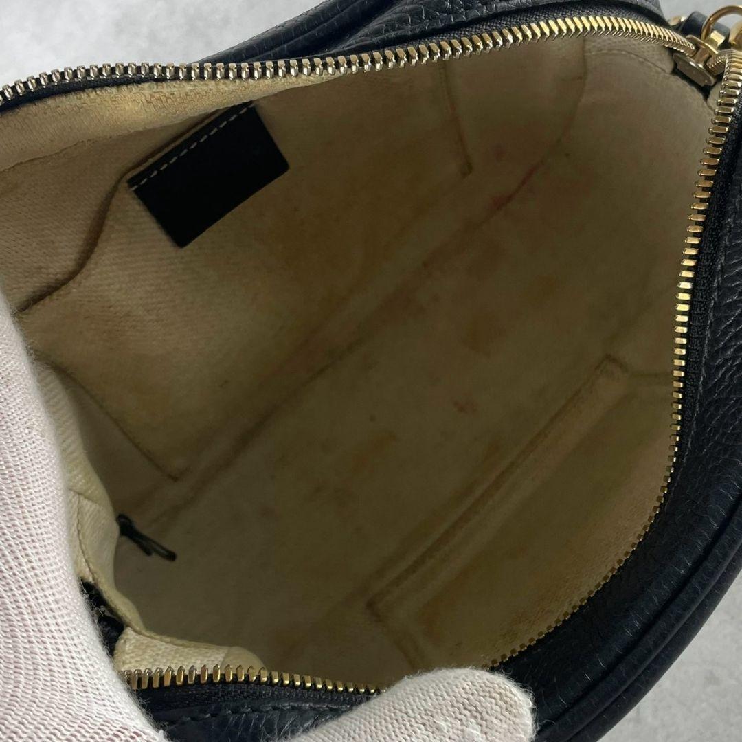 GUCCI ブラックレザー ショルダーバッグ タッセル　カメラバッグ　ソーホー