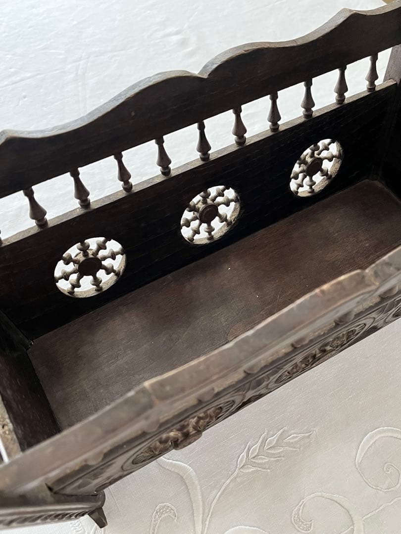 【美品】フランスアンティーク ブルターニュ木製細工 ドール用ベッド[3114]