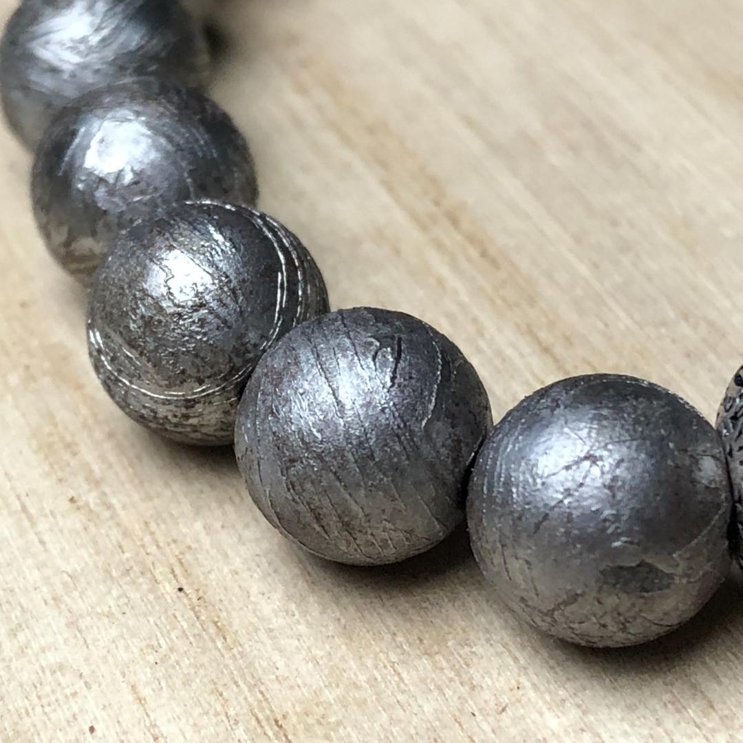 隕石 鉄隕石 アルタイ隕石 ムオニオナルスタ隕石 ブレスレット 重さ77g