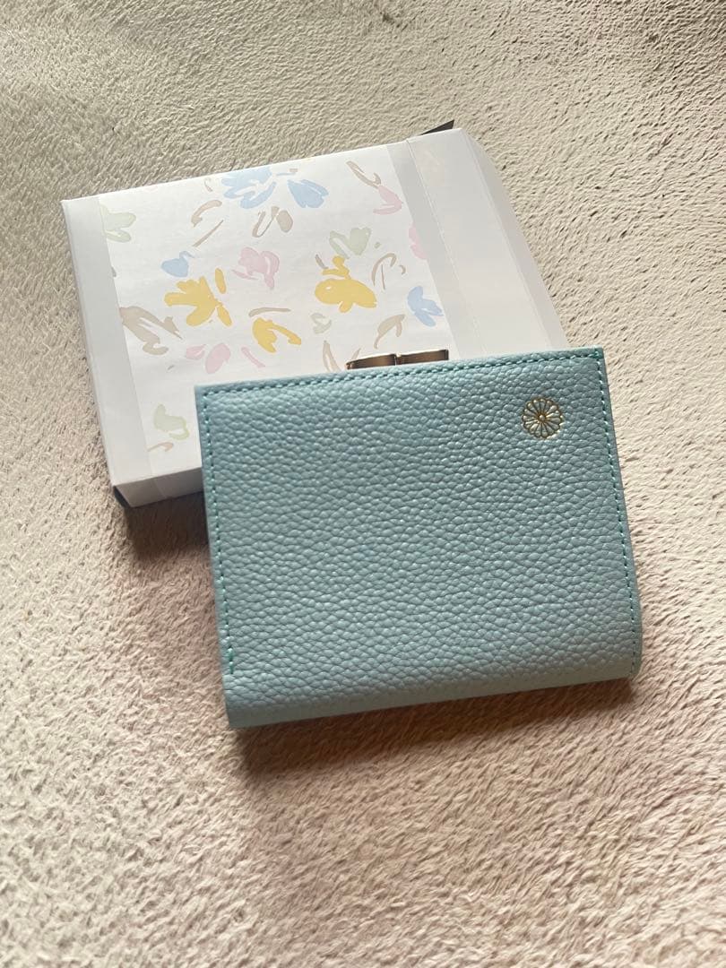 皇居 限定 水色 がま口 二つ折り 財布 東御苑 本丸 売店 本革 ペールブルー
