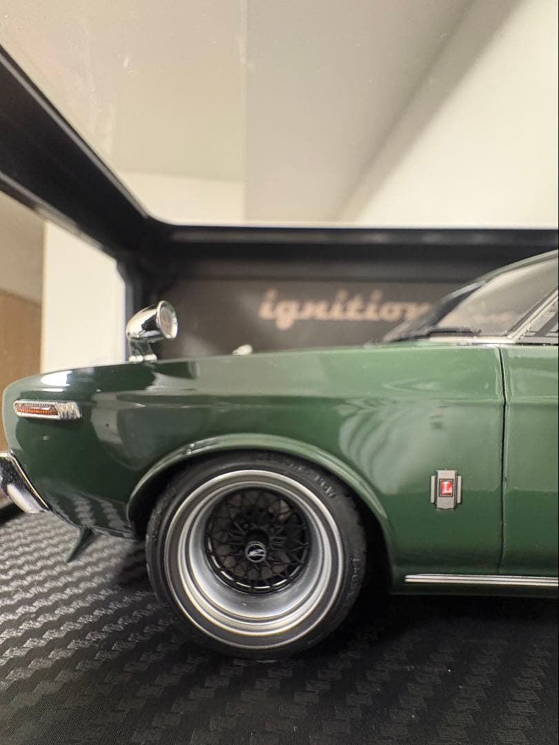 タムタム 1/18 Nissan Laurel 2000SGX