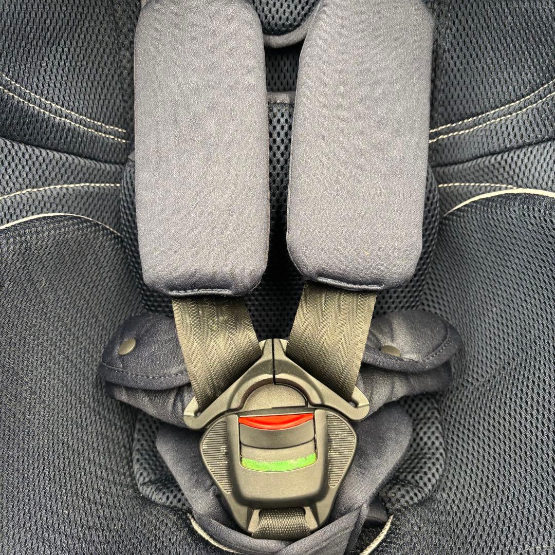 美品　エールべべ クルット4s グランス AB887 チャイルドシート　ネイビー