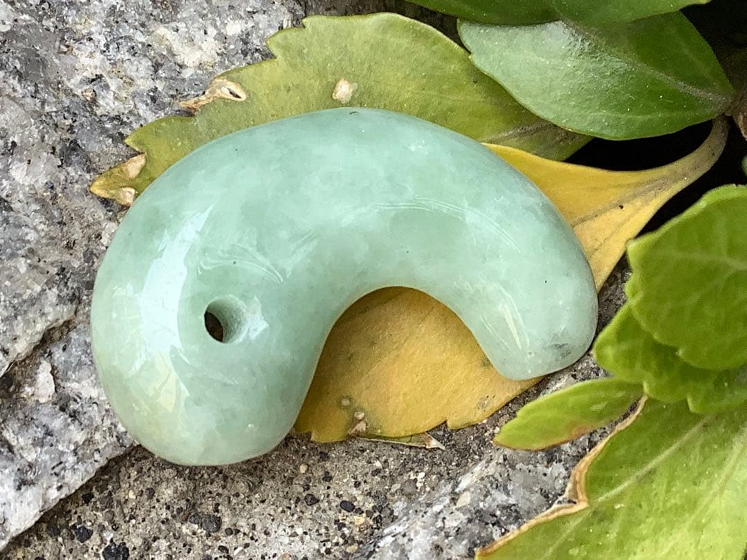 お試し安価卸し‼️業者様もご遠慮なく 糸魚川翡翠勾玉本物ジェダイト