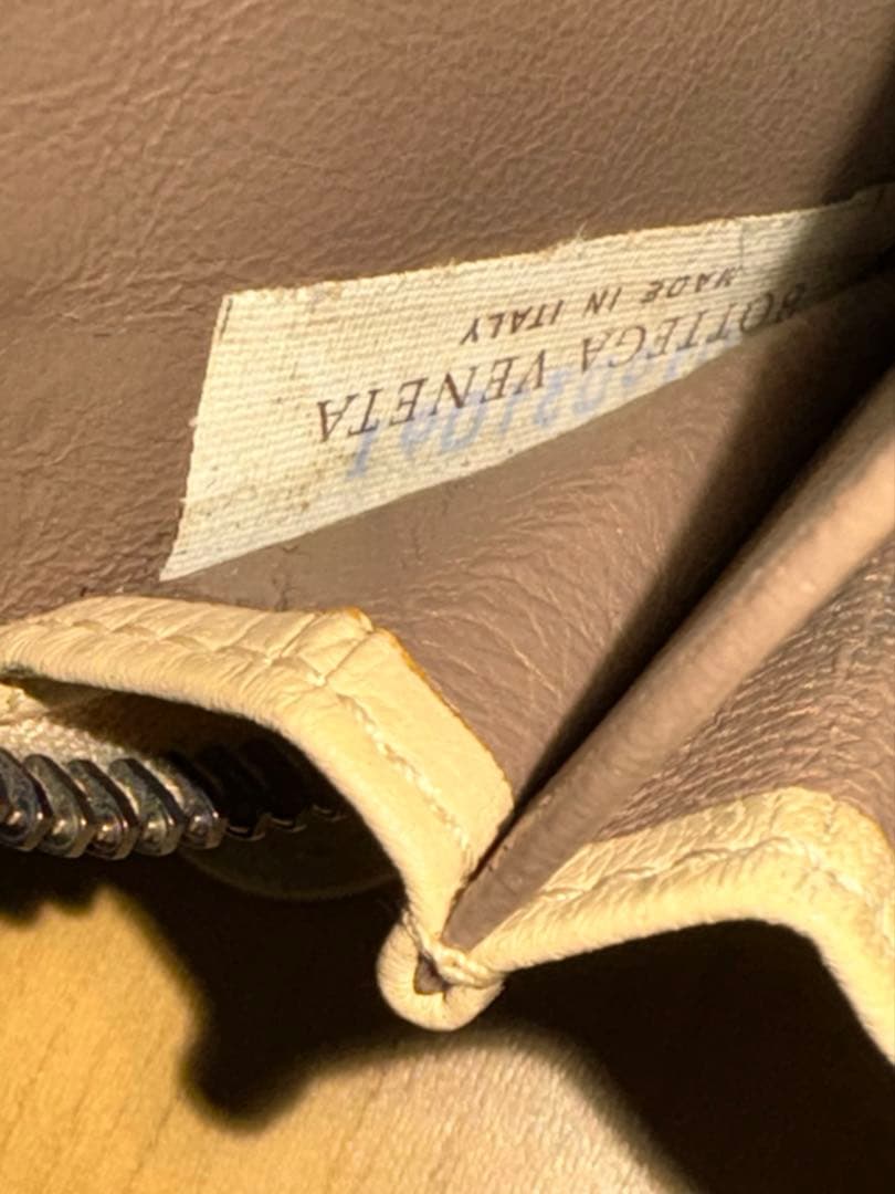 Bottega Venetaボッテガ・ヴェネタケース ベージュ