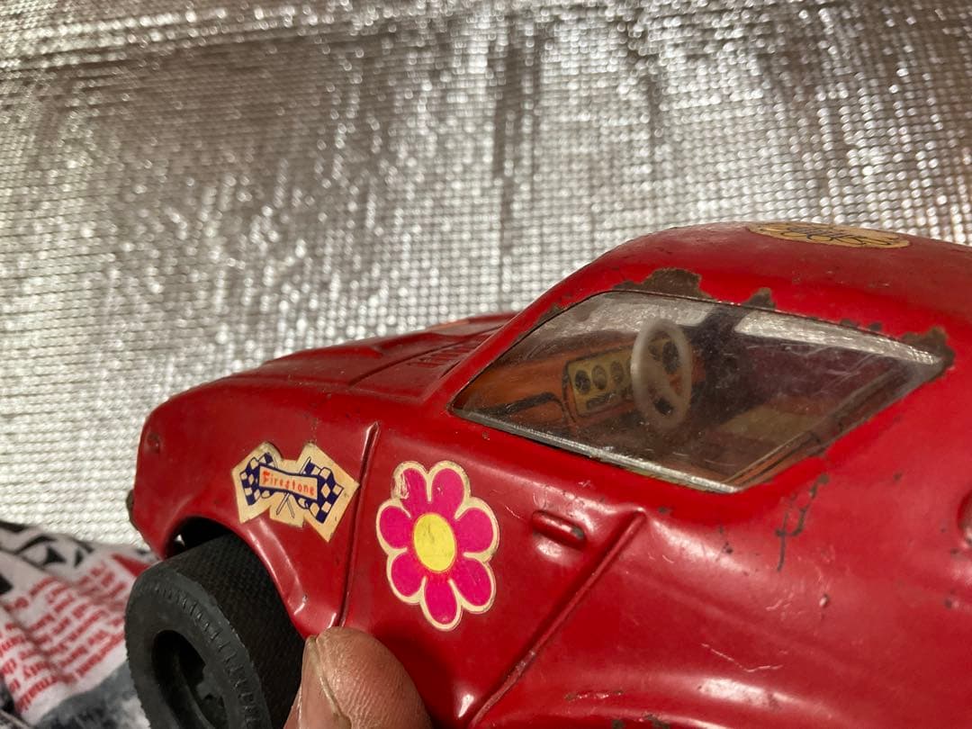 DAIYA／スカイライン・ケンメリ2000GT。ブリキカー【紙シール付き】。