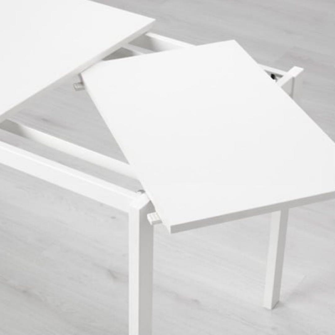 IKEA 伸縮可能ダイニングテーブル