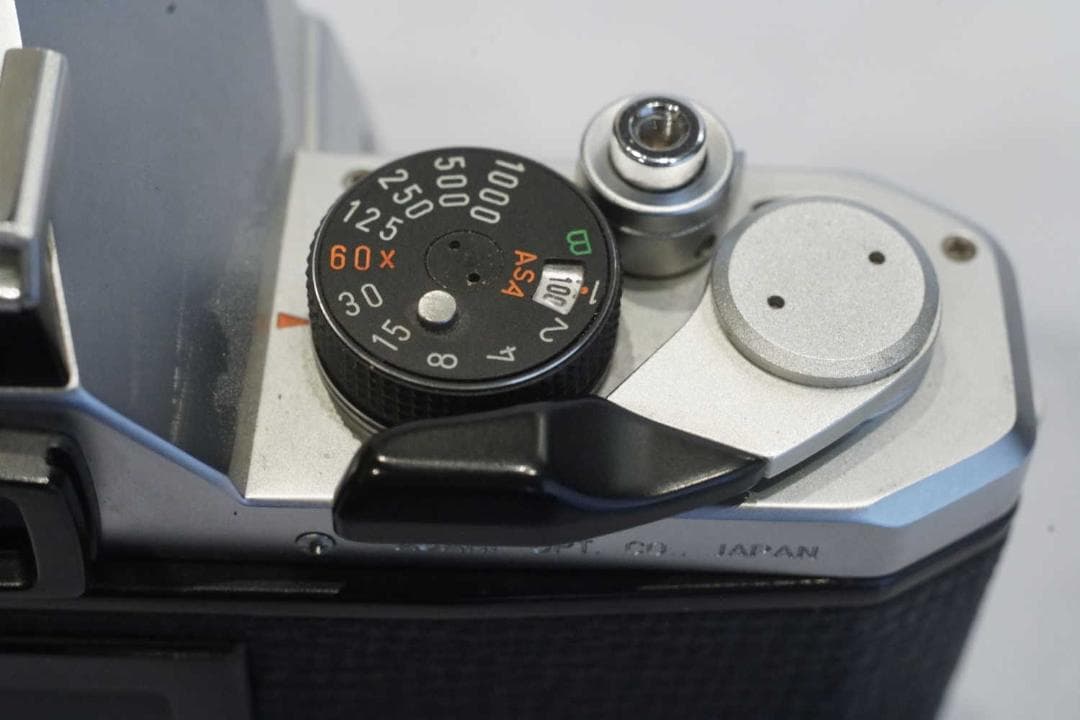 PENTAX MXとパンケーキ40ミリレンズ どちらも難あり