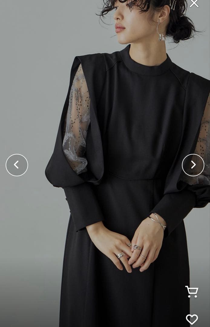 美品　niana ニアナ　スリーブスリット刺繍レースフレアドレス　M ブラック