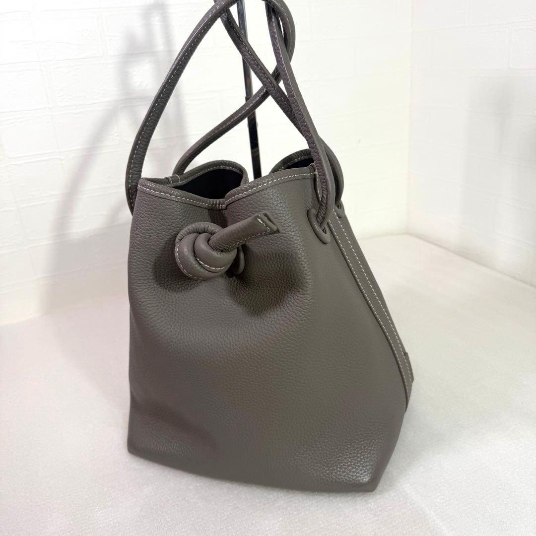 美品　ヴァジック ショルダーバッグ　ボンド グレー　レザー　ハンドバッグ