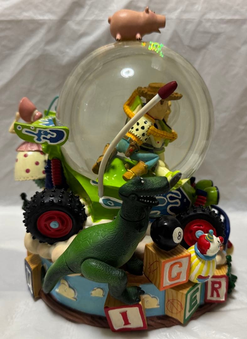 ディズニー トイストーリー 音楽機能付きスノーグローブ