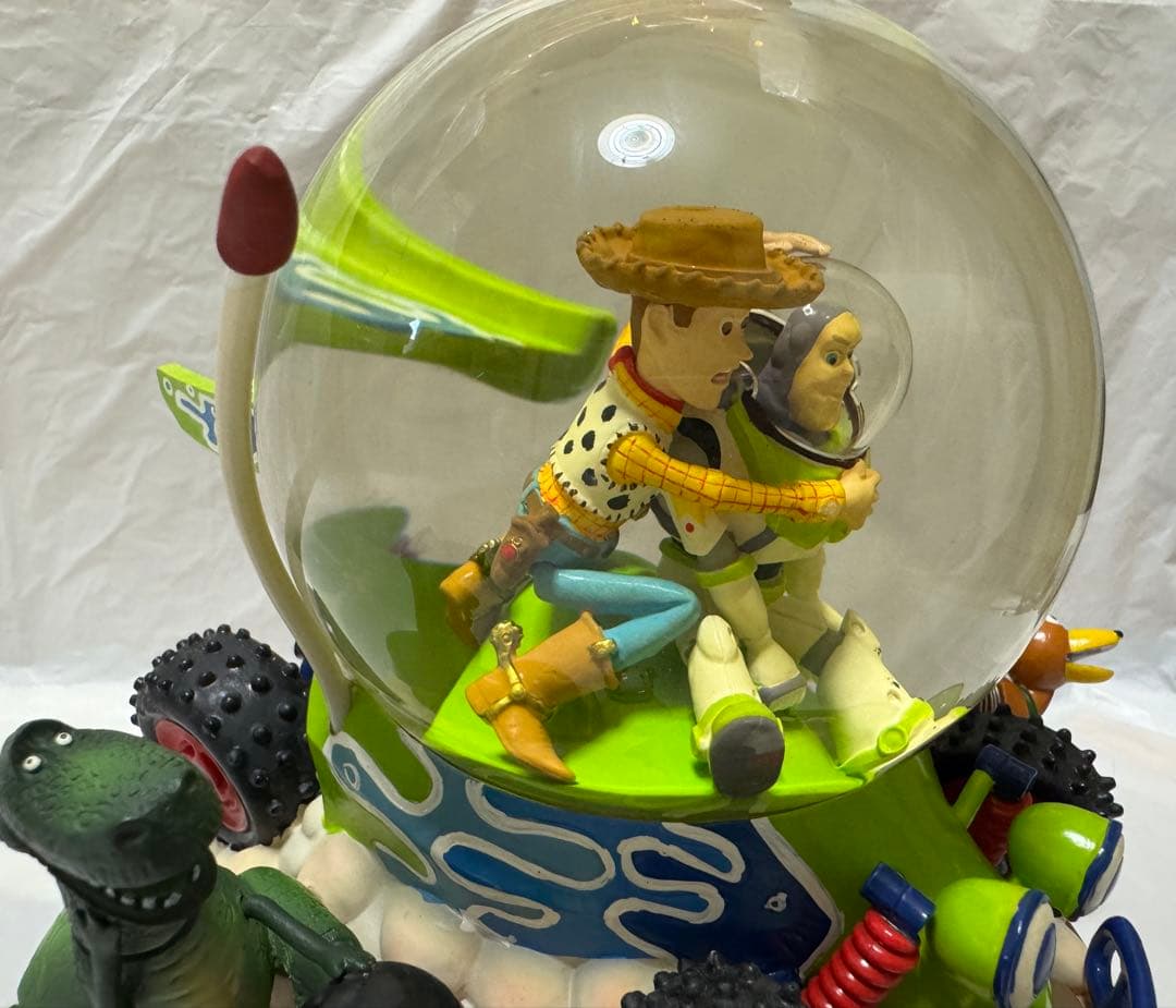ディズニー トイストーリー 音楽機能付きスノーグローブ
