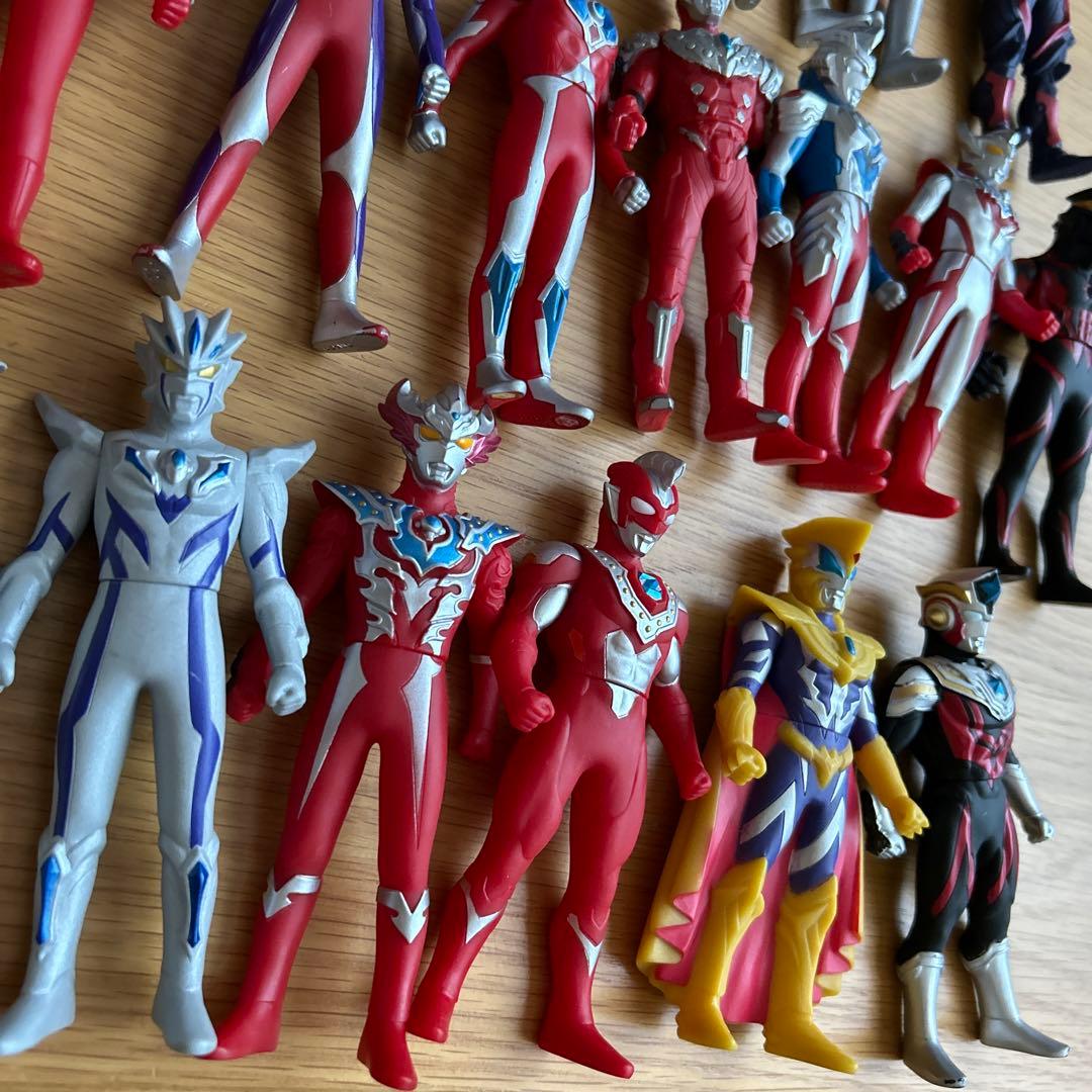 ウルトラマン ソフビ まとめ売り37体 - メルカリ