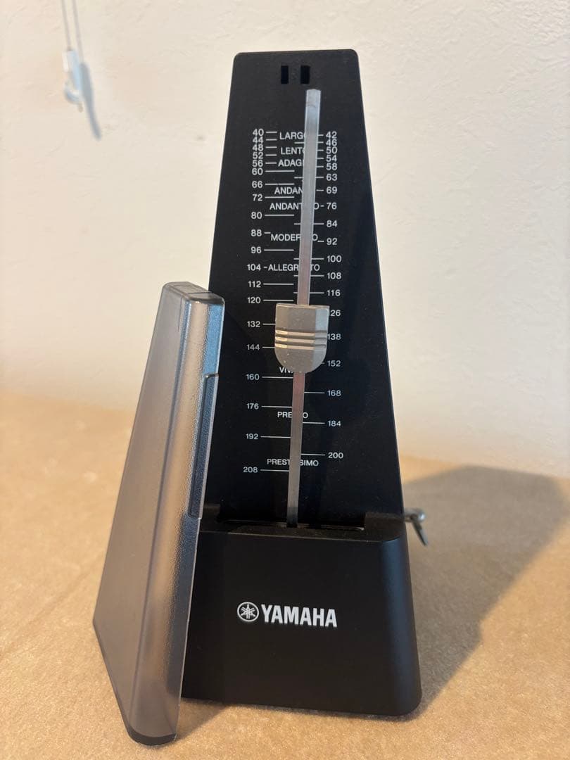 YAMAHA アップライトピアノ b113 黒 椅子•メトロノーム付 - メルカリ