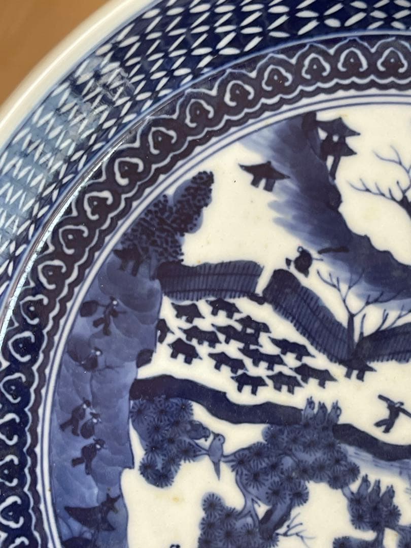 青白い風景画の深皿 陶器