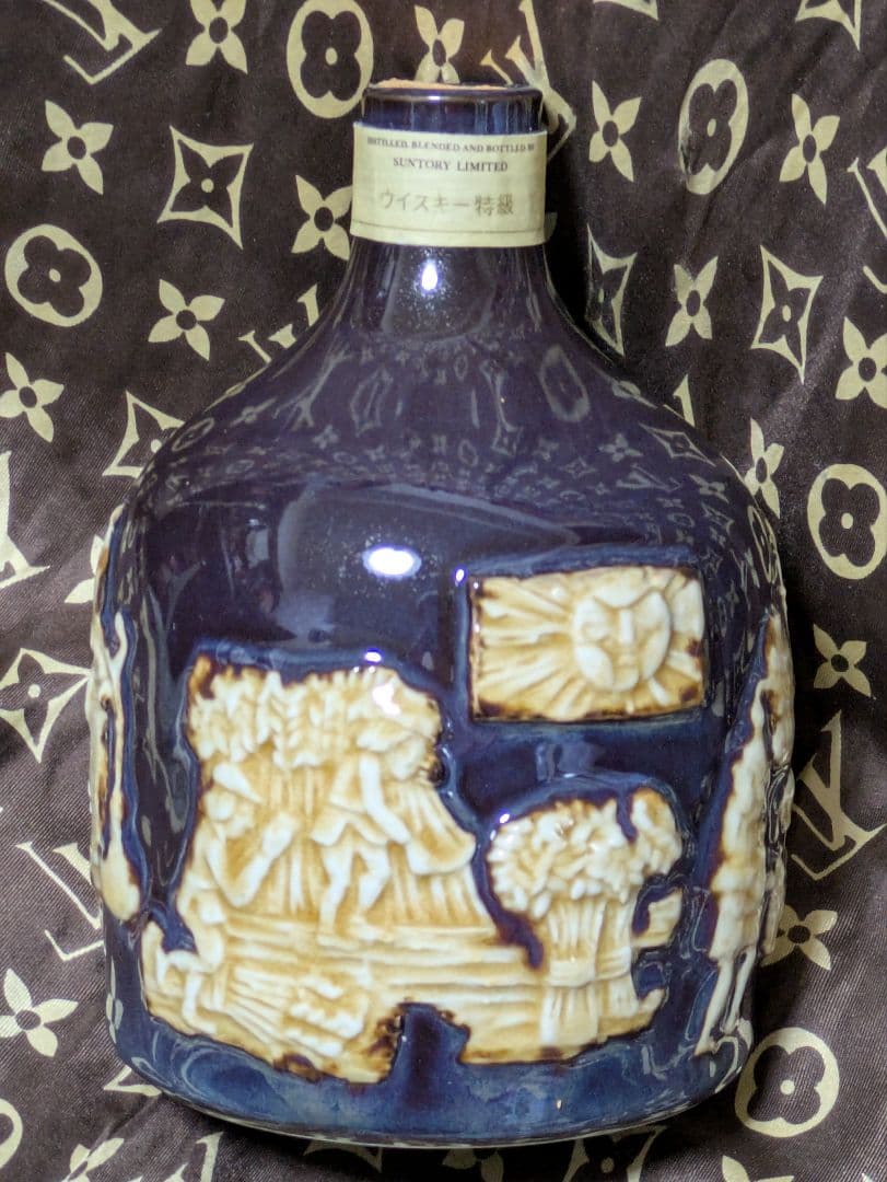 サントリーTHE WISKY 未開栓 陶器ボトル 750ml