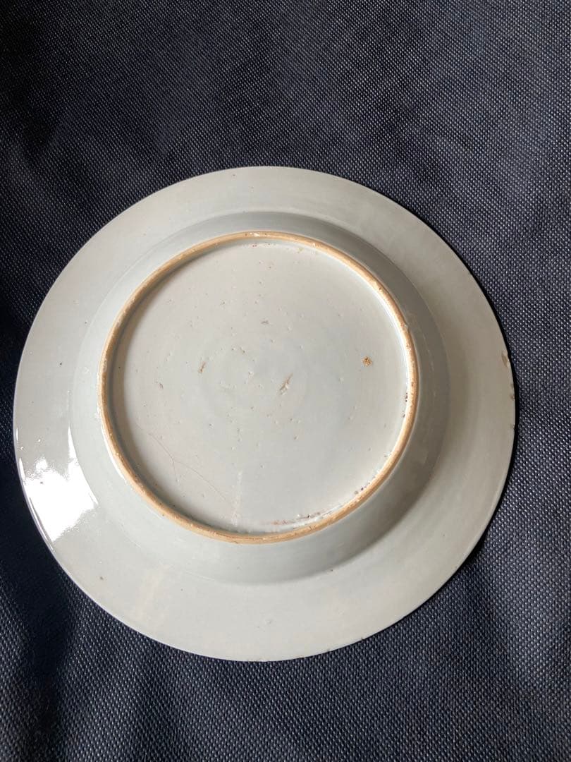 中国古美術品　清の乾隆時代　粉彩草花中皿　本物保証　23cm