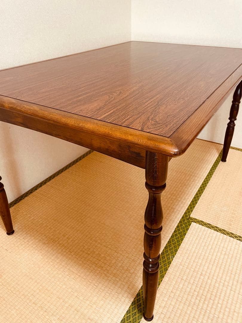 キツツキマーク 飛騨産業　レトロでアンティークなテーブル