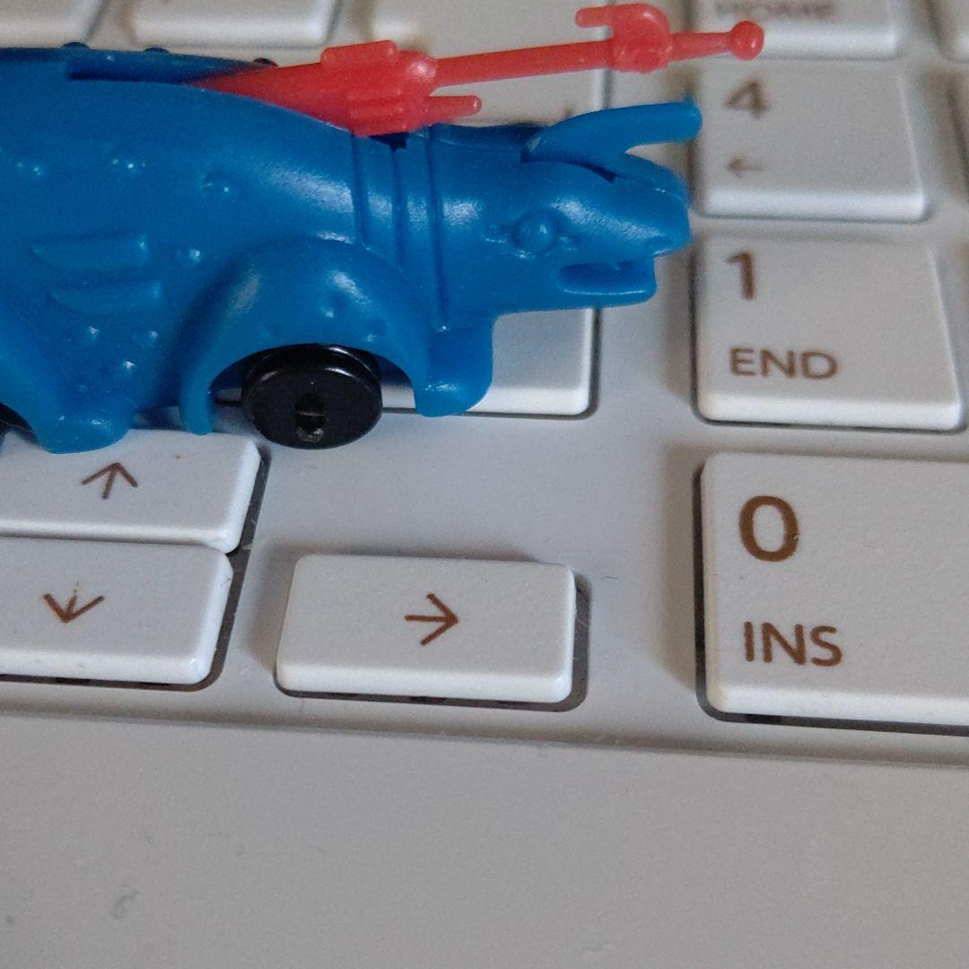 グリコおまけ　昭和レトロ　恐竜　車　戦闘