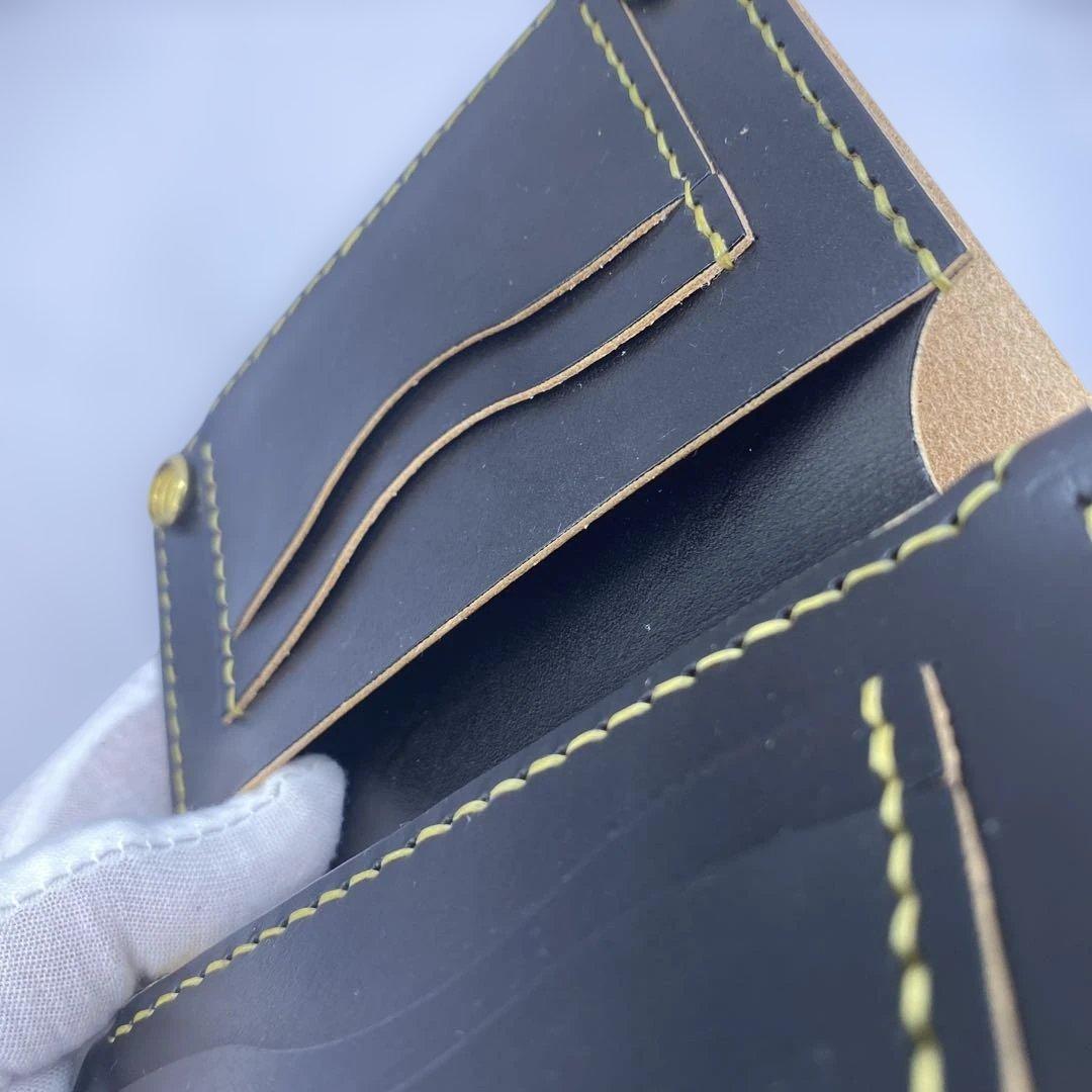 お札折らずに収納できる無骨な手染めミドルトラッカーウォレット BTW