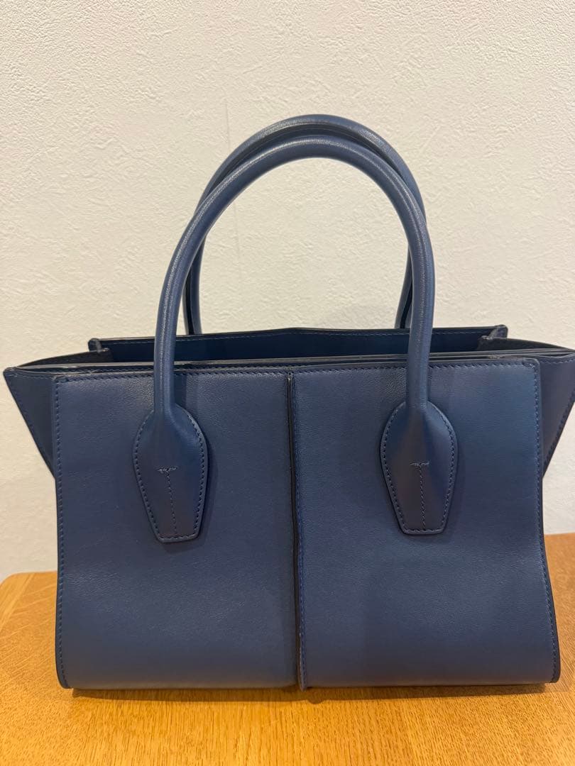 TOD'S ネイビー 2WAYハンドバッグ ショルダーストラップ付き