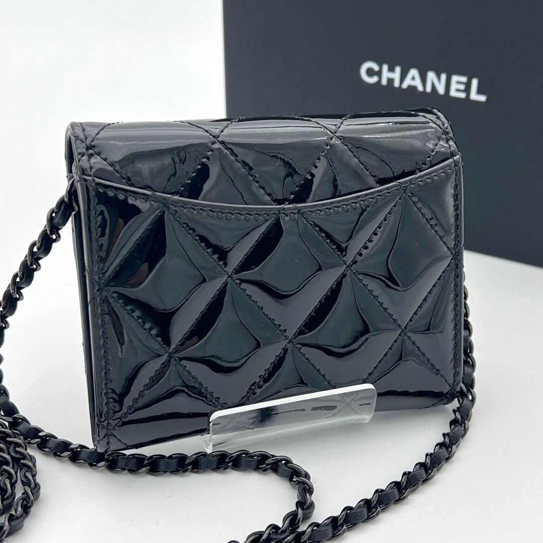 【新品仕様】シャネル チェーンウォレット マトラッセ ココマーク ミニ パテント