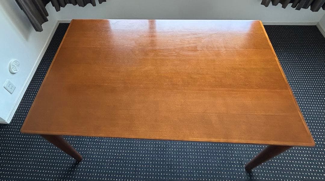 カリモク60+ ダイニングテーブルW1300mm 送料込　カリモクロクマル