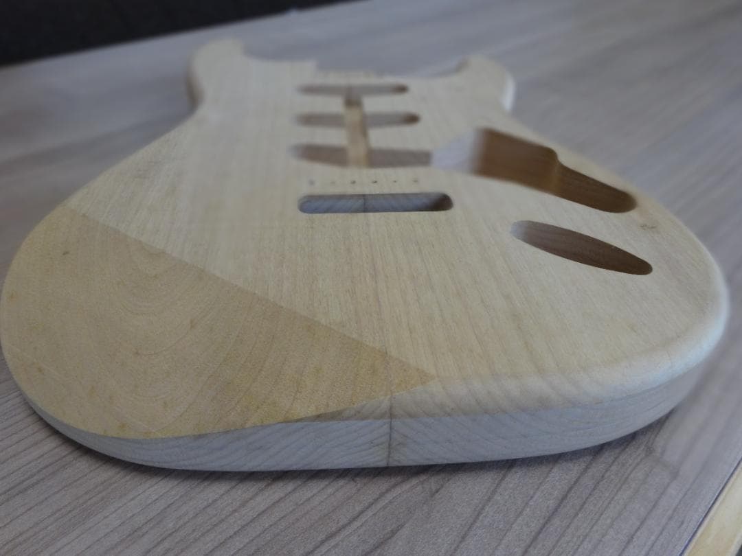 フェンダー ストラトキャスター ボディ未塗装