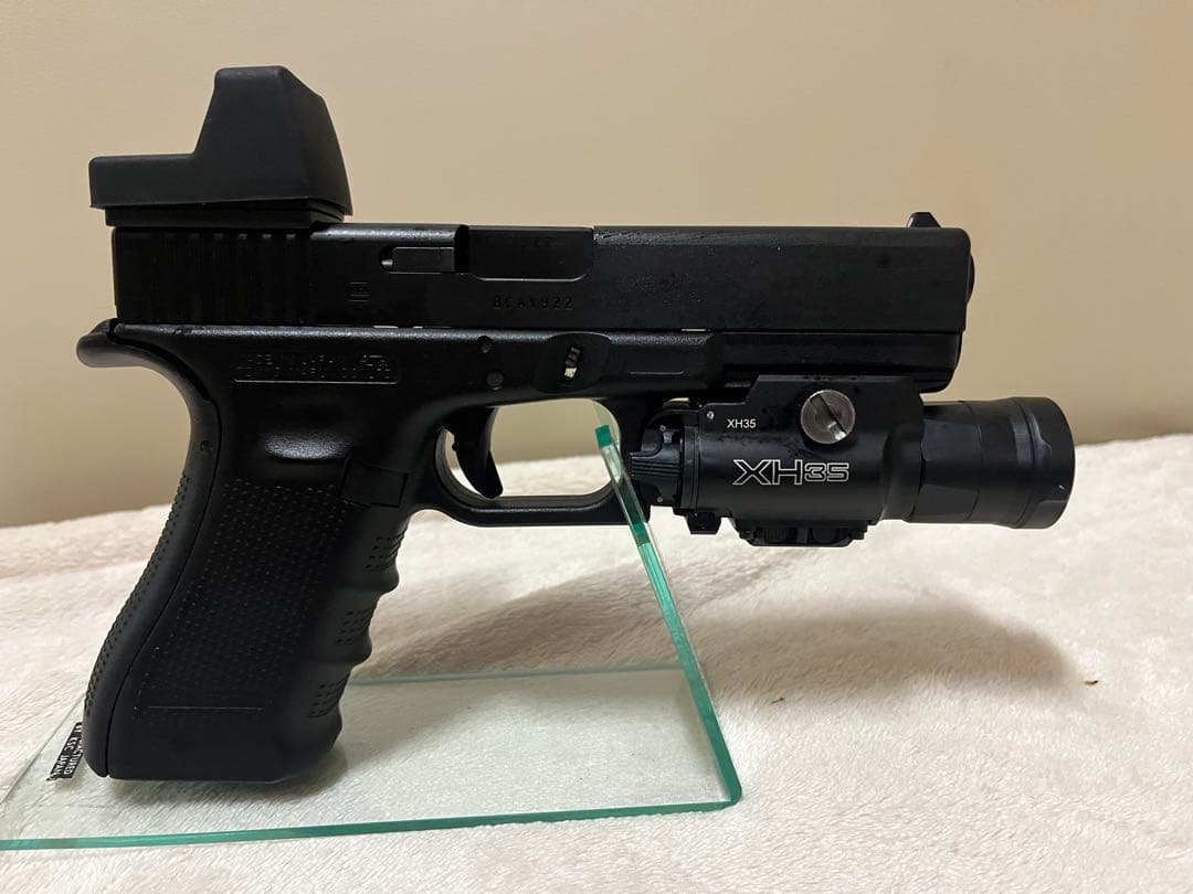 GLOCK 17 Gen4 ブラック エアガン ※XH35ライトは付属しません。