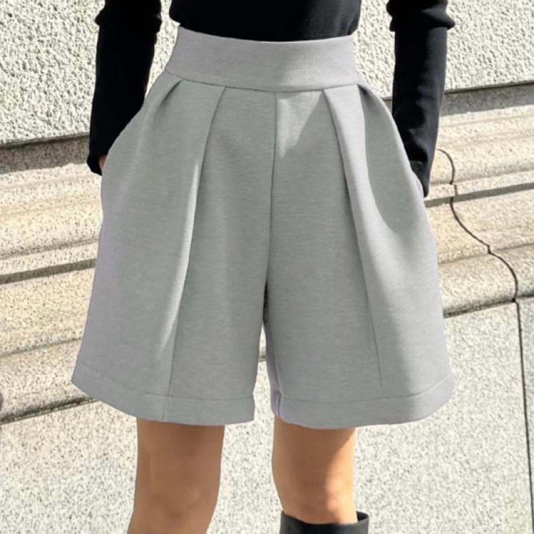 【新品未使用】JENNE 日本製美ラインストレッチキュロット　グレーS 25SS