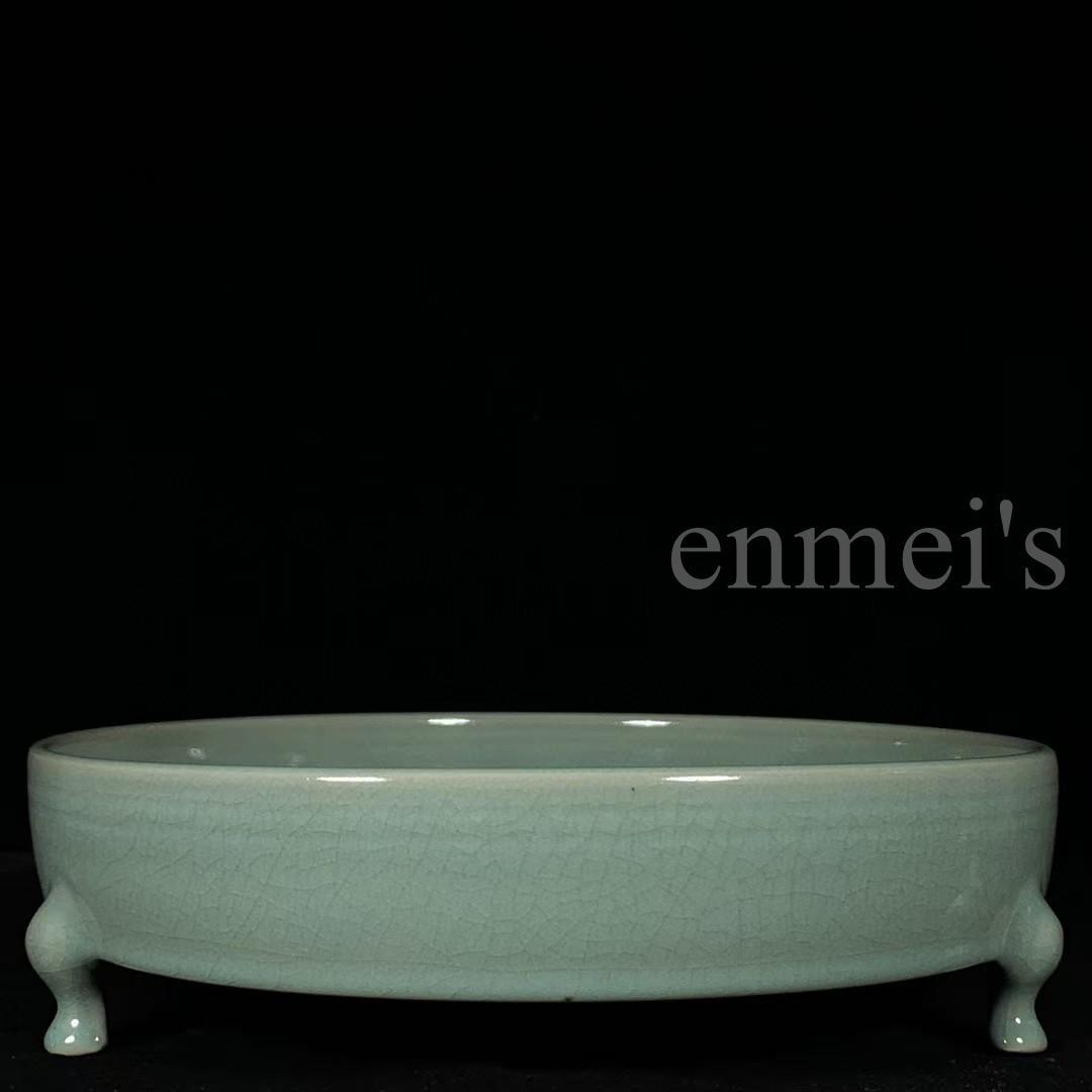 中国古美術・珍品旧蔵・宋代汝窯銘文刻仕女圖三足洗・