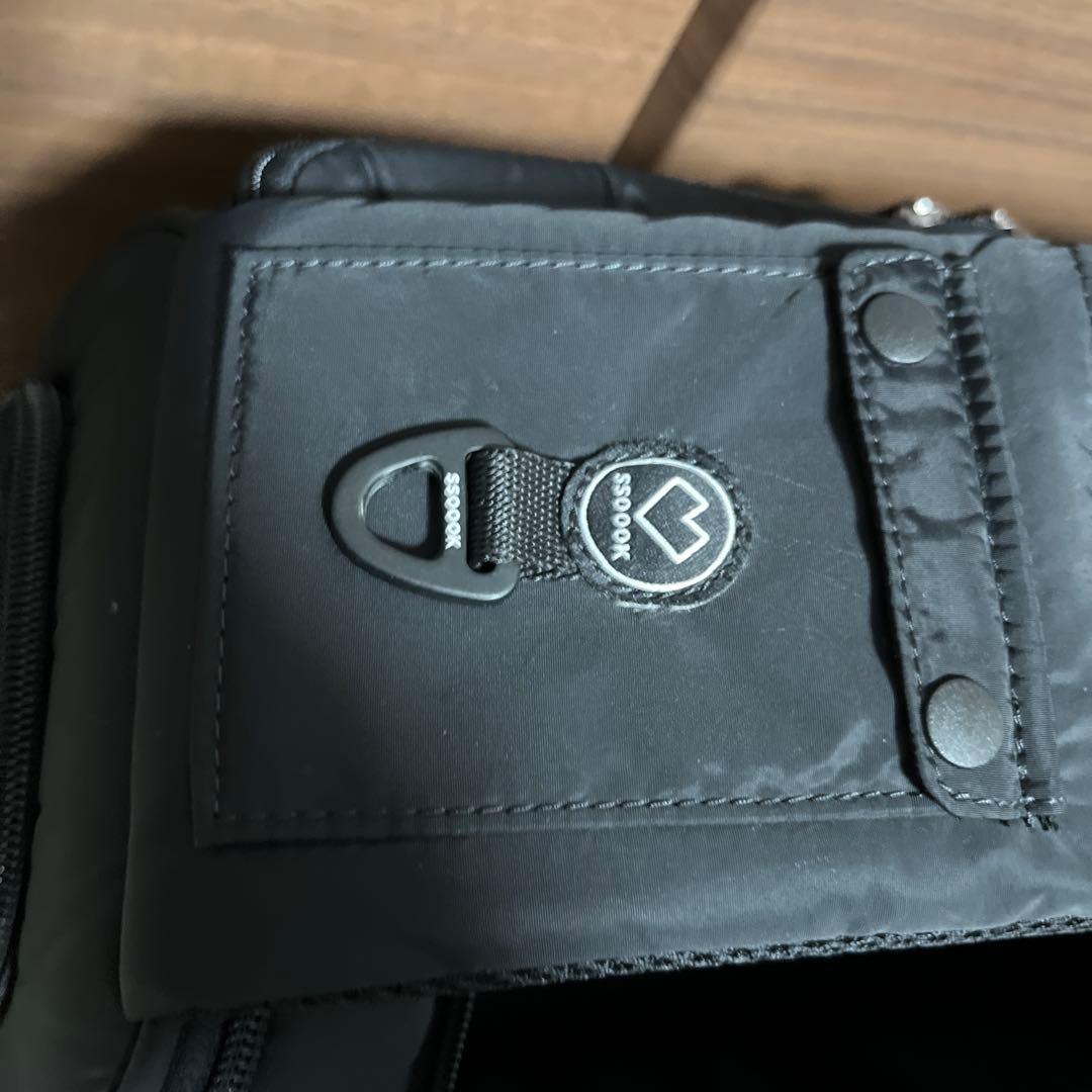 ssoook スリングバッグ 黒 左 Mサイズ