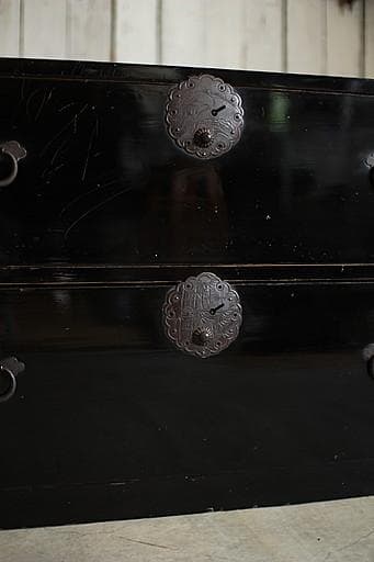 綺麗な丸金具庄内箪笥 2段 タンス 収納 古家具 古民家 時代家具