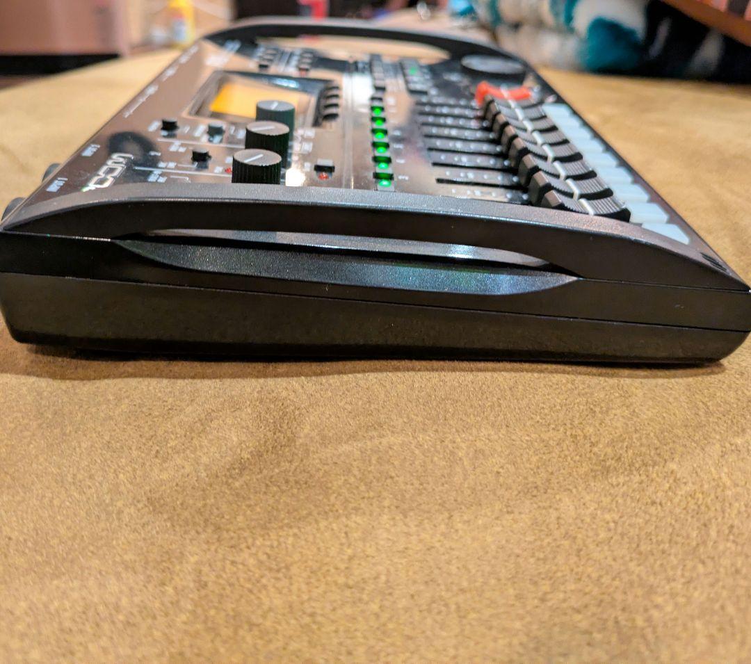 ZOOM R8 マルチトラックレコーダー　オーディオインターフェース