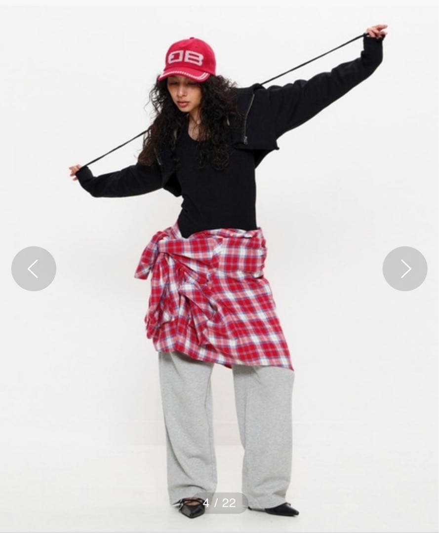 BEEDEN バックロゴ クロップド丈 ジップアップ パーカー