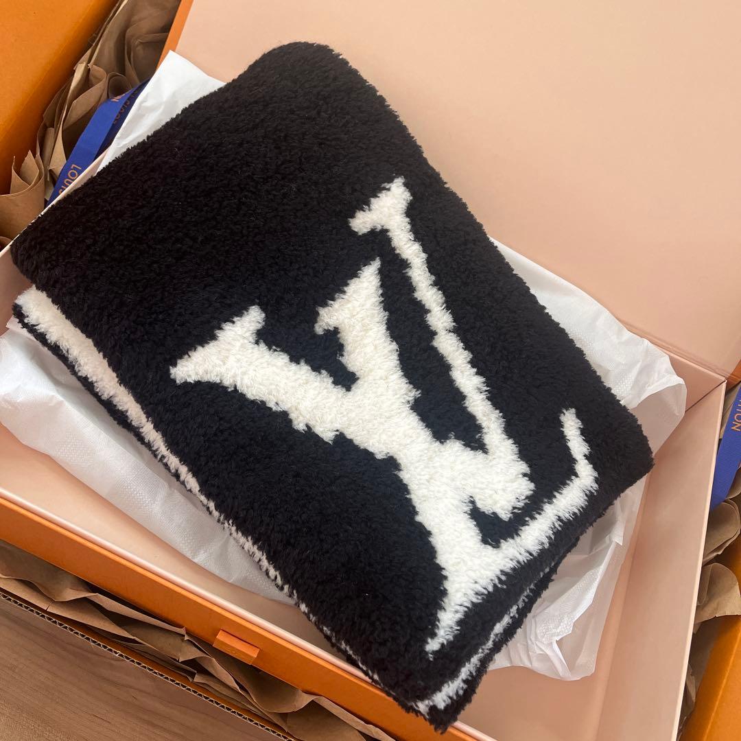 LOUIS VUITTON ロゴマフラー リバーシブル コンフィー 2way LOUIS