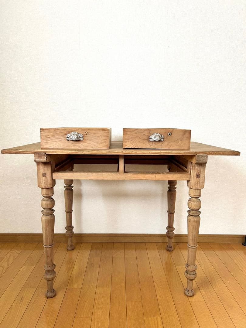 ろくろ脚　テーブル