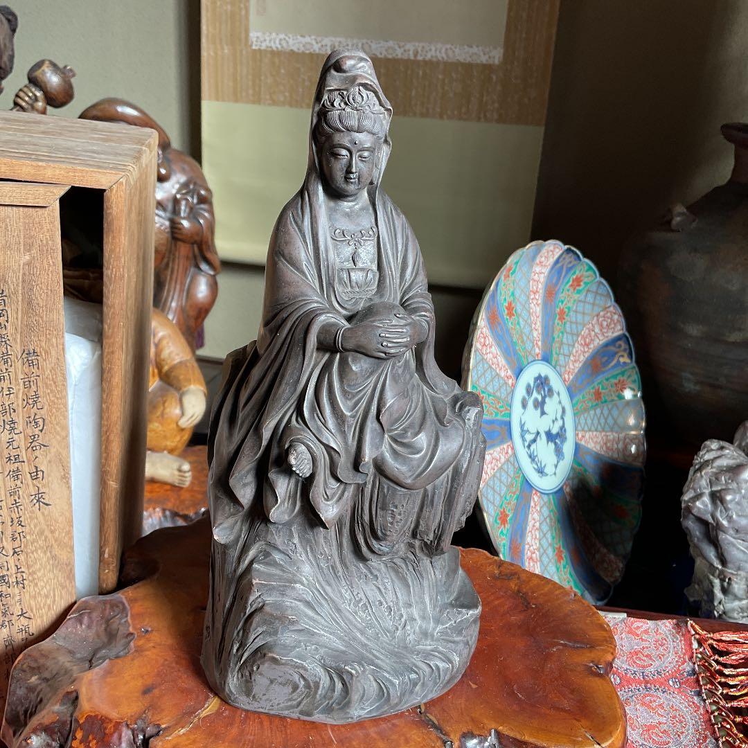 備前伊部焼巖上腰掛観音像　今まで見た事無い繊細な造り　大幅値下げ