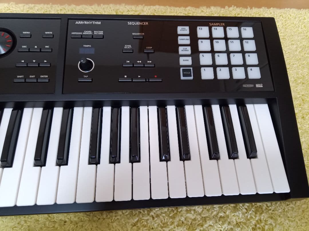 Roland FA-06 シンセサイザー ケースとダンパーペダルDP-10付き