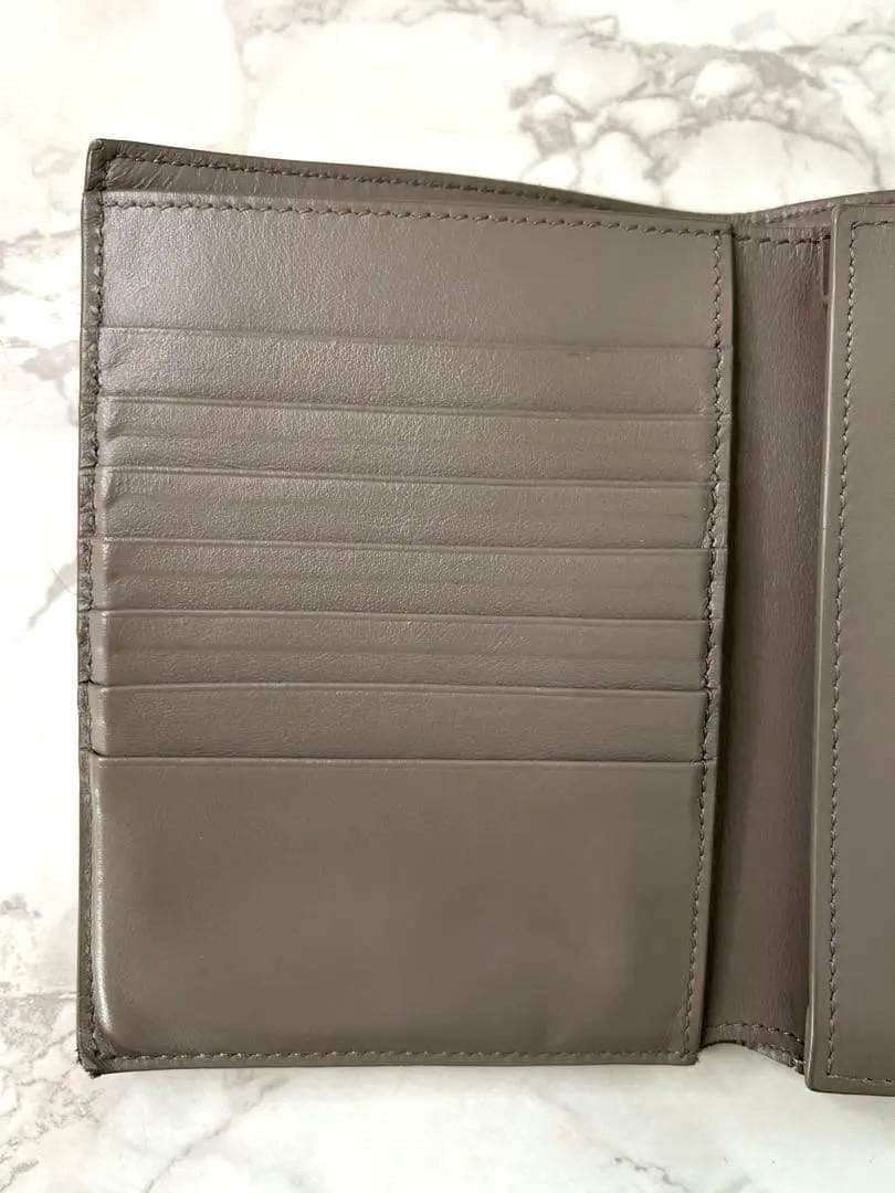CELINE セリーヌ ミディアムストラップ 二つ折り財布 グレージュ